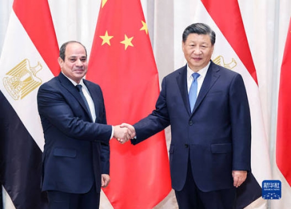 Xi et le pr&eacute;sident &eacute;gyptien &eacute;changent des f&eacute;licitations &agrave; l'occasion du 70e anniversaire de l'&eacute;tablissement des relations diplomatiques