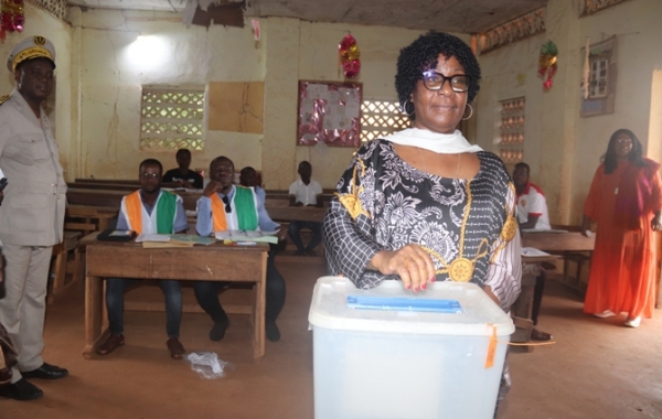 Côte d&#039;Ivoire : 8 millions d&#039;électeurs aux urnes pour les élections municipales et régionales, début paisible des votes